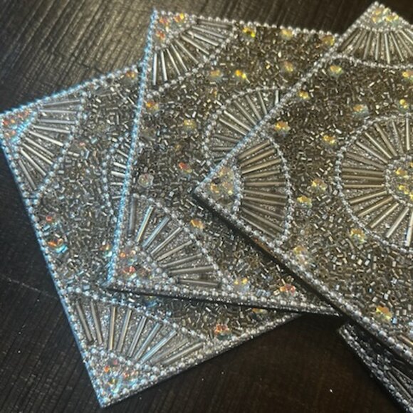 NWOT Set of 8 Silver Bedazzled Coasters in Matching Tray - Picture 13 of 15